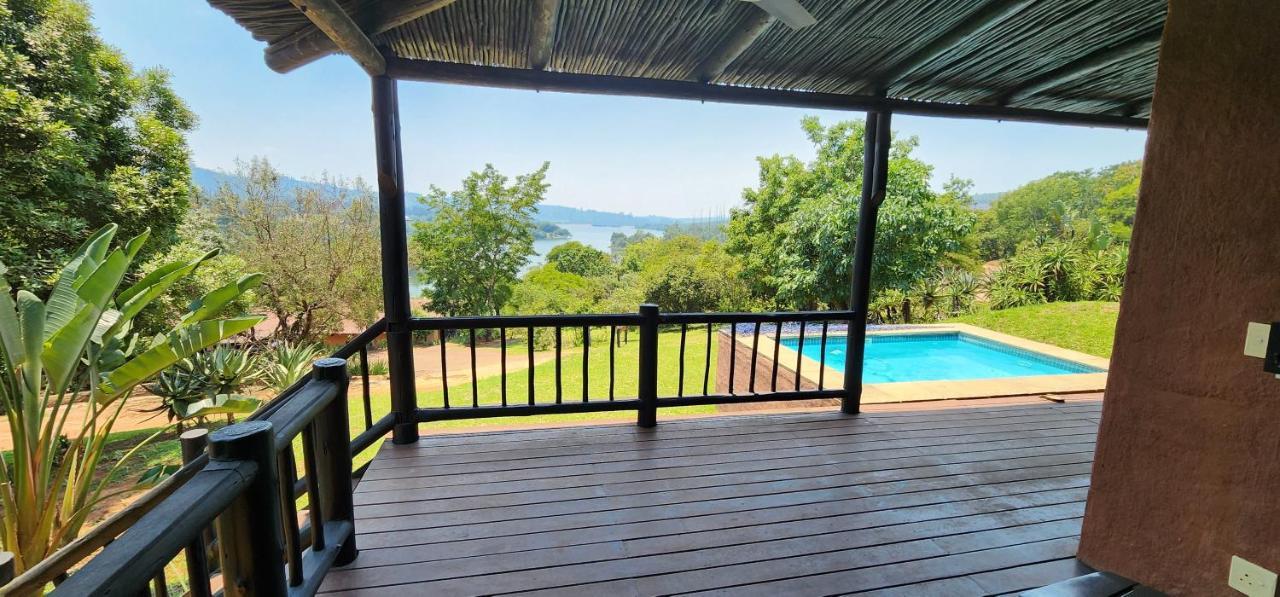 Da Gama Lake Cottages - Coral Tree And Cormorant Cottages ホワイトリバー エクステリア 写真