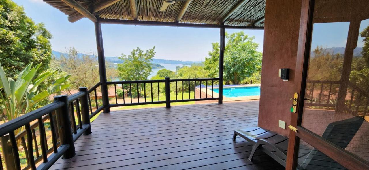 Da Gama Lake Cottages - Coral Tree And Cormorant Cottages ホワイトリバー エクステリア 写真